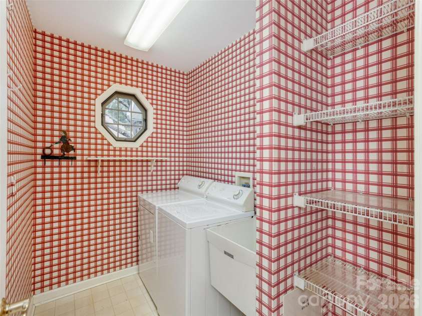 1109 Citation Circle, Hendersonville, NC 28739.  MLS# CAR4353667, YatesRealty ID 4037. 