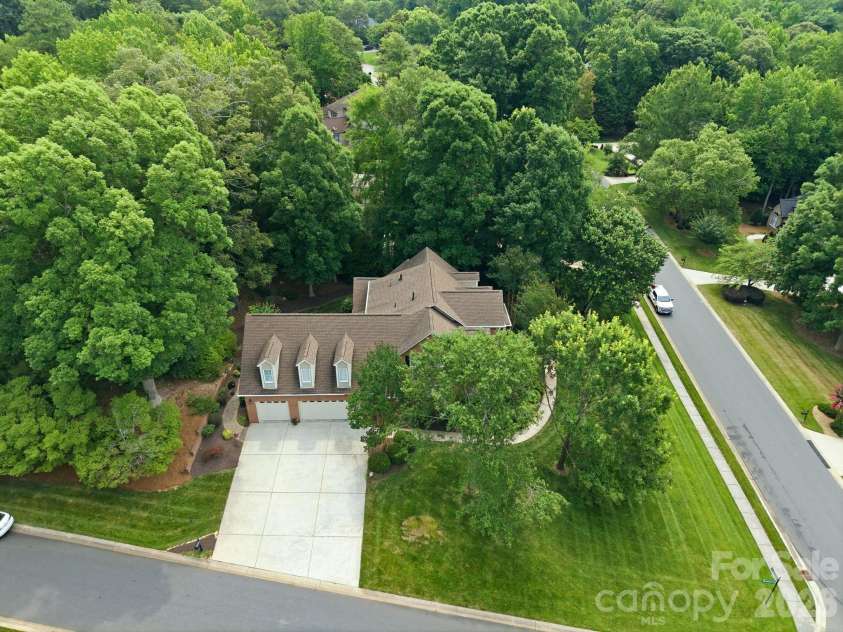1016 Firethorne Club Drive, Waxhaw, NC 28173.  MLS# CAR4393647, YatesRealty ID 40370. 