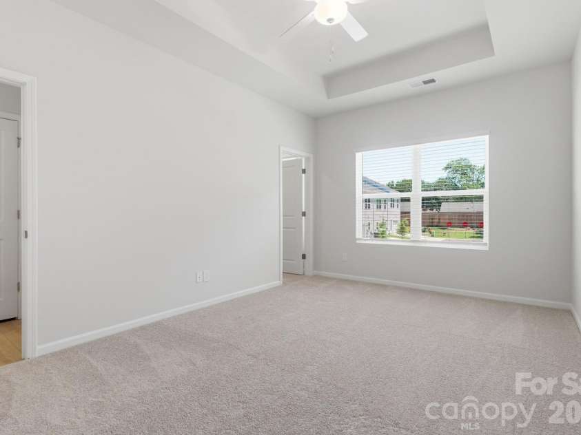 4636 Lakeview Road, Charlotte, NC 28216.  MLS# CAR4406332, YatesRealty ID 40371. 