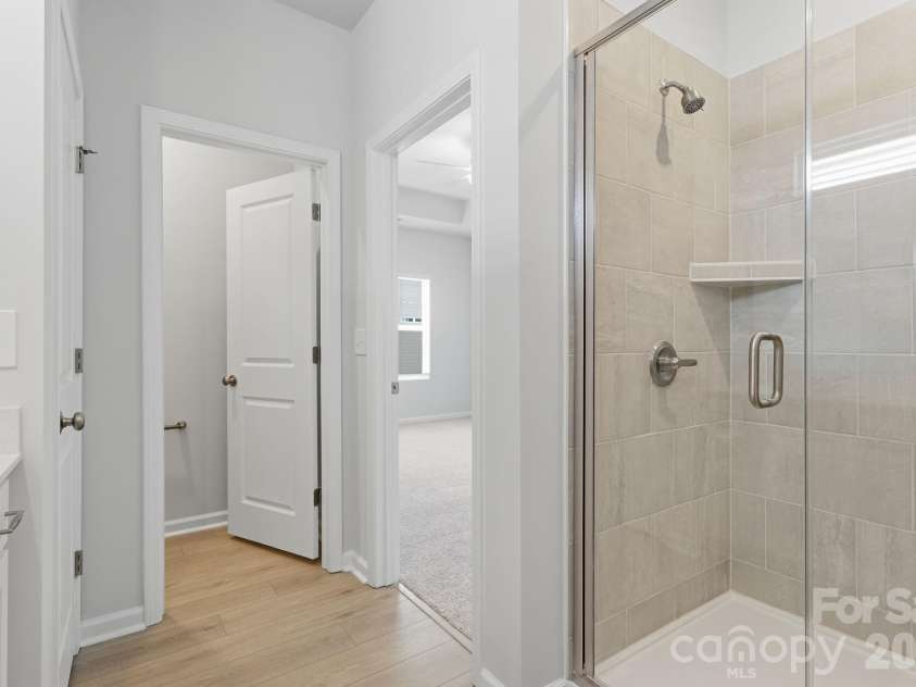 4636 Lakeview Road, Charlotte, NC 28216.  MLS# CAR4406332, YatesRealty ID 40371. 
