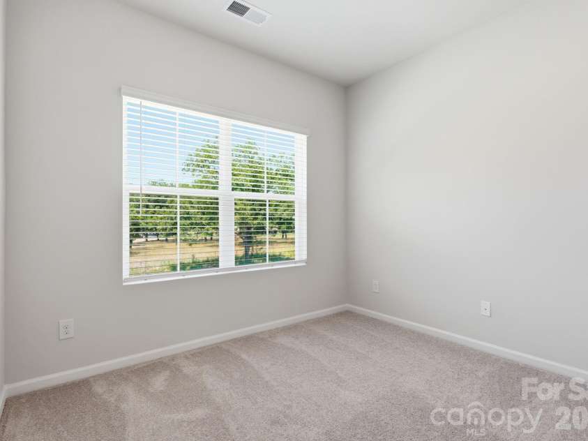4636 Lakeview Road, Charlotte, NC 28216.  MLS# CAR4406332, YatesRealty ID 40371. 