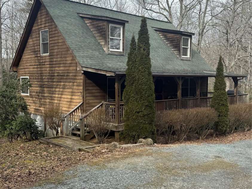 128 Hillcrest Road, Newland, NC 28657.  MLS# CAR4336111, YatesRealty ID 40372. 