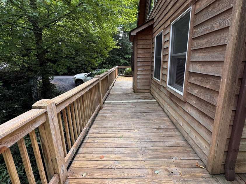 128 Hillcrest Road, Newland, NC 28657.  MLS# CAR4336111, YatesRealty ID 40372. 