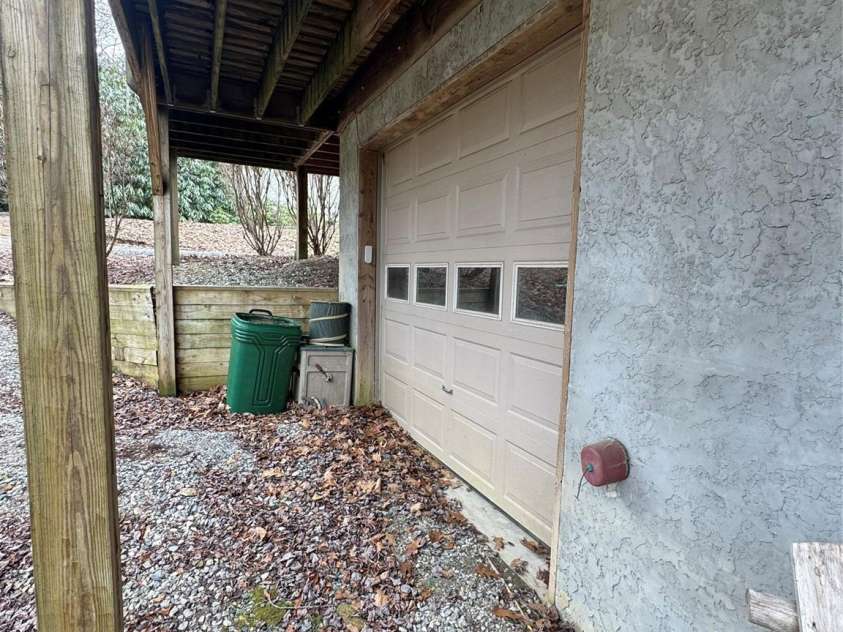 128 Hillcrest Road, Newland, NC 28657.  MLS# CAR4336111, YatesRealty ID 40372. Garage