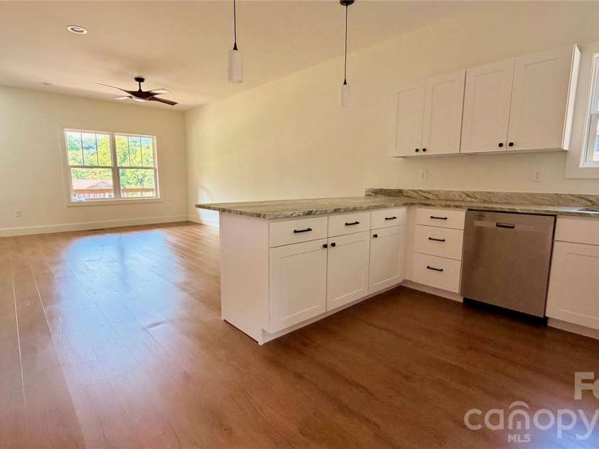 8 Lily Crossing Lane, Black Mountain, NC 28711.  MLS# CAR4408271, YatesRealty ID 40373. 