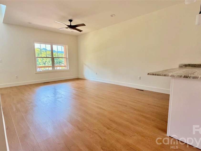 8 Lily Crossing Lane, Black Mountain, NC 28711.  MLS# CAR4408271, YatesRealty ID 40373. 