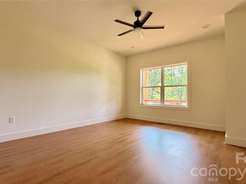 8 Lily Crossing Lane, Black Mountain, NC 28711.  MLS# CAR4408271, YatesRealty ID 40373. 