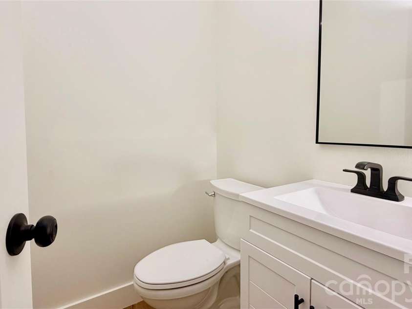 8 Lily Crossing Lane, Black Mountain, NC 28711.  MLS# CAR4408271, YatesRealty ID 40373. 