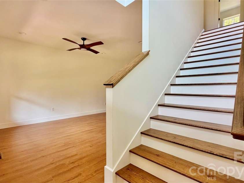 8 Lily Crossing Lane, Black Mountain, NC 28711.  MLS# CAR4408271, YatesRealty ID 40373. 