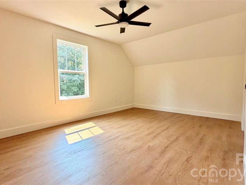 8 Lily Crossing Lane, Black Mountain, NC 28711.  MLS# CAR4408271, YatesRealty ID 40373. 