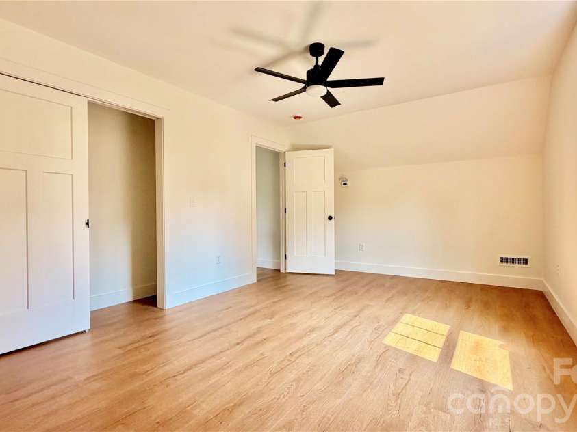 8 Lily Crossing Lane, Black Mountain, NC 28711.  MLS# CAR4408271, YatesRealty ID 40373. 