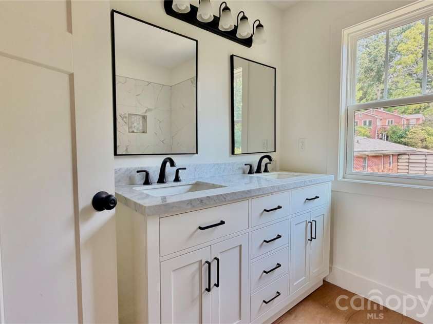 8 Lily Crossing Lane, Black Mountain, NC 28711.  MLS# CAR4408271, YatesRealty ID 40373. 