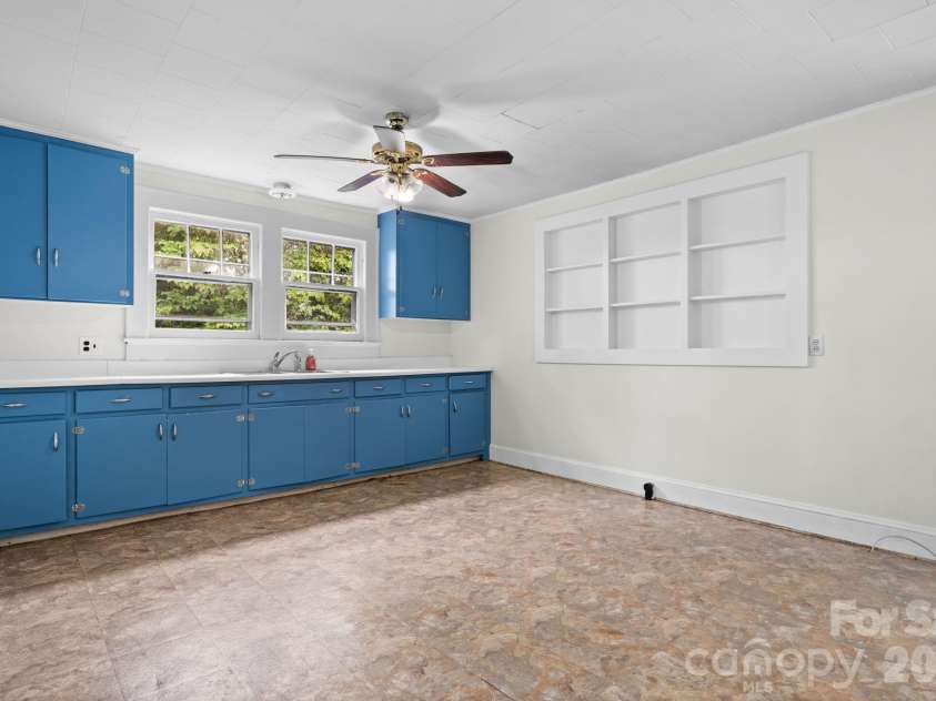101 Harris Drive, Morganton, NC 28655.  MLS# CAR4405527, YatesRealty ID 40374. 