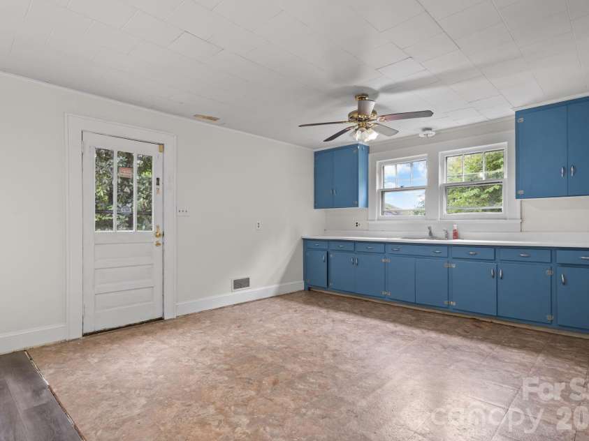 101 Harris Drive, Morganton, NC 28655.  MLS# CAR4405527, YatesRealty ID 40374. 
