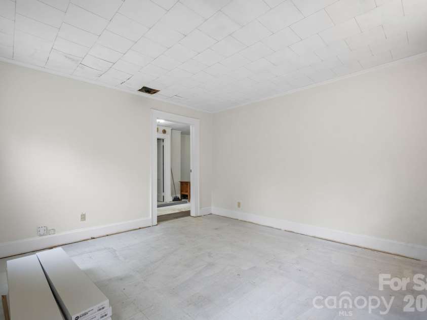 101 Harris Drive, Morganton, NC 28655.  MLS# CAR4405527, YatesRealty ID 40374. 
