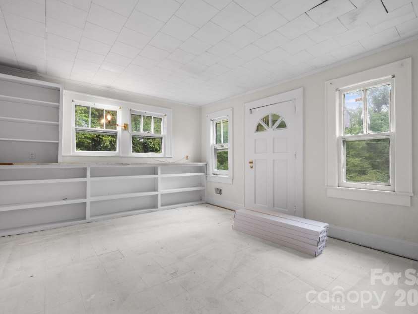 101 Harris Drive, Morganton, NC 28655.  MLS# CAR4405527, YatesRealty ID 40374. 