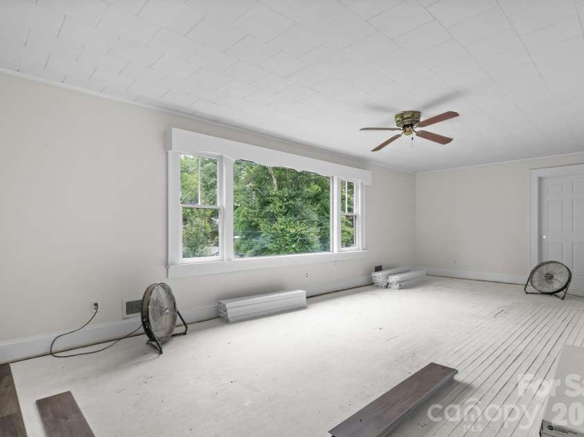 101 Harris Drive, Morganton, NC 28655.  MLS# CAR4405527, YatesRealty ID 40374. 