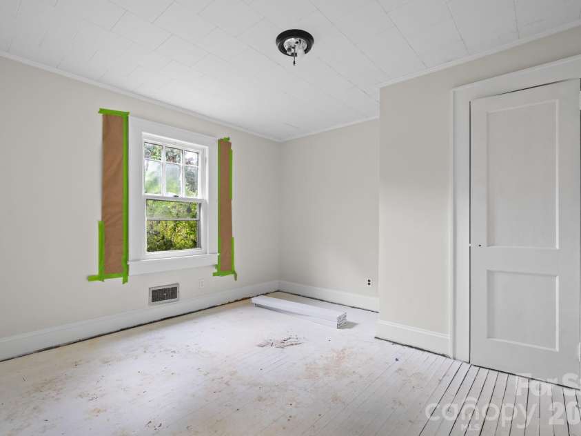 101 Harris Drive, Morganton, NC 28655.  MLS# CAR4405527, YatesRealty ID 40374. 