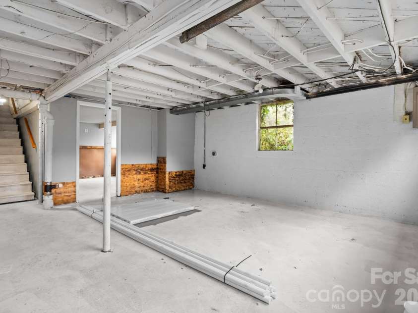 101 Harris Drive, Morganton, NC 28655.  MLS# CAR4405527, YatesRealty ID 40374. 