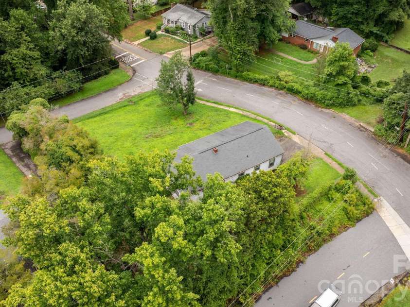 101 Harris Drive, Morganton, NC 28655.  MLS# CAR4405527, YatesRealty ID 40374. 