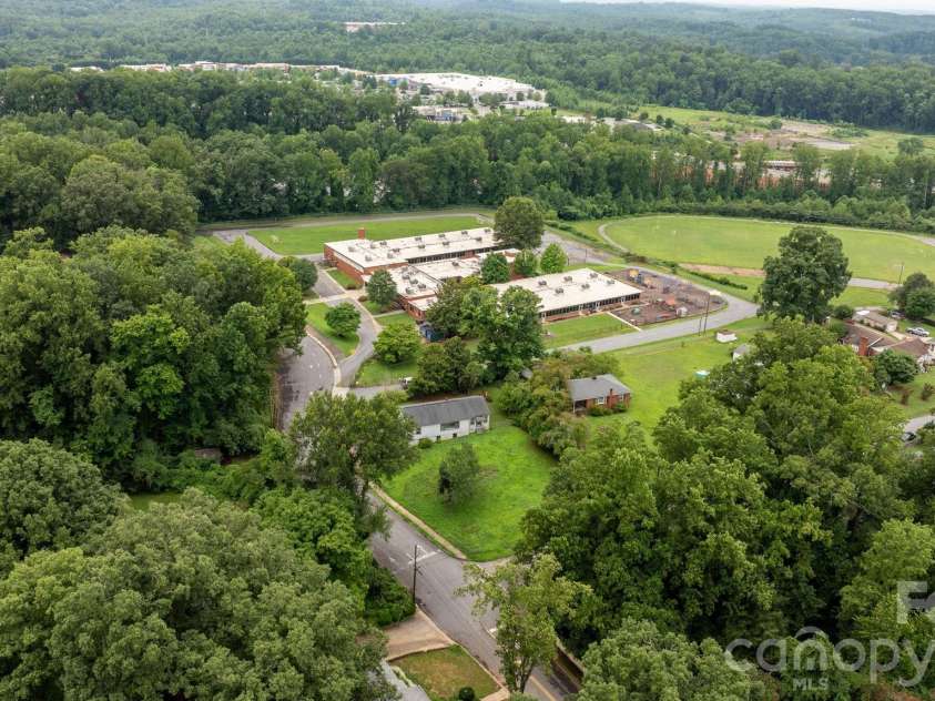 101 Harris Drive, Morganton, NC 28655.  MLS# CAR4405527, YatesRealty ID 40374. 