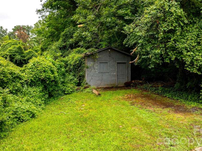 101 Harris Drive, Morganton, NC 28655.  MLS# CAR4405527, YatesRealty ID 40374. 