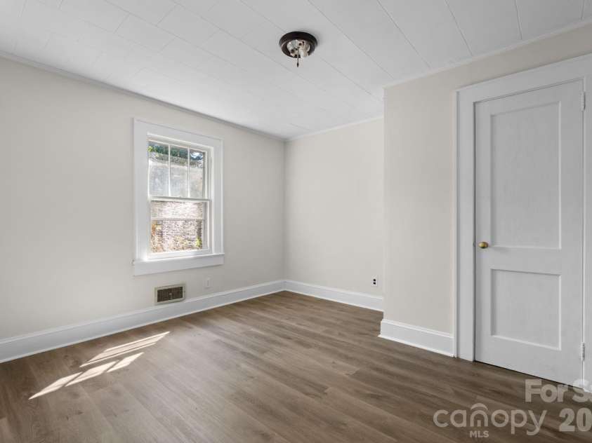 101 Harris Drive, Morganton, NC 28655.  MLS# CAR4405527, YatesRealty ID 40374. 