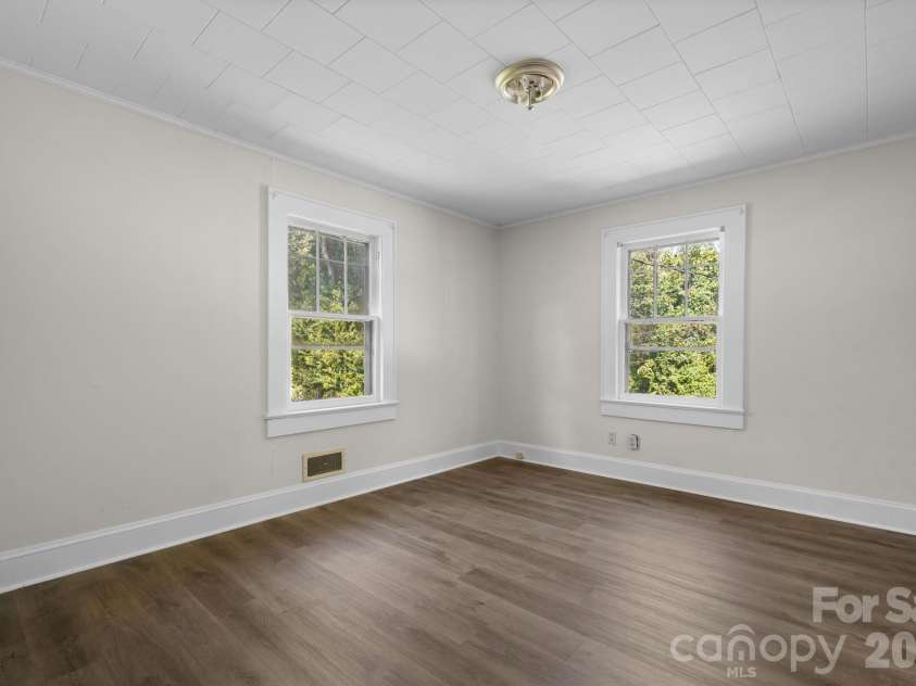 101 Harris Drive, Morganton, NC 28655.  MLS# CAR4405527, YatesRealty ID 40374. 