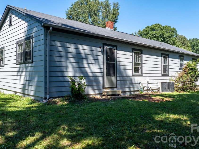 101 Harris Drive, Morganton, NC 28655.  MLS# CAR4405527, YatesRealty ID 40374. 