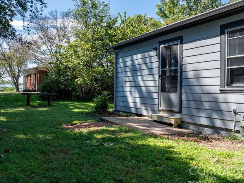 101 Harris Drive, Morganton, NC 28655.  MLS# CAR4405527, YatesRealty ID 40374. 
