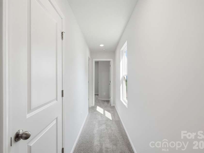 3201 Meadow Knoll Drive, Charlotte, NC 28269.  MLS# CAR4403189, YatesRealty ID 40378. 