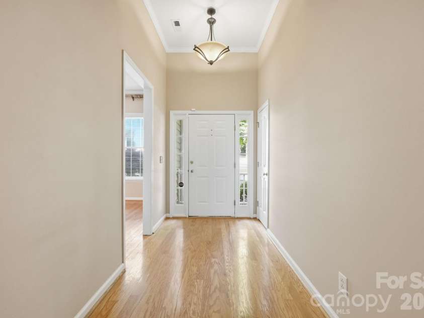 16904 Taft Court, Huntersville, NC 28078.  MLS# CAR4394406, YatesRealty ID 40379. Entry