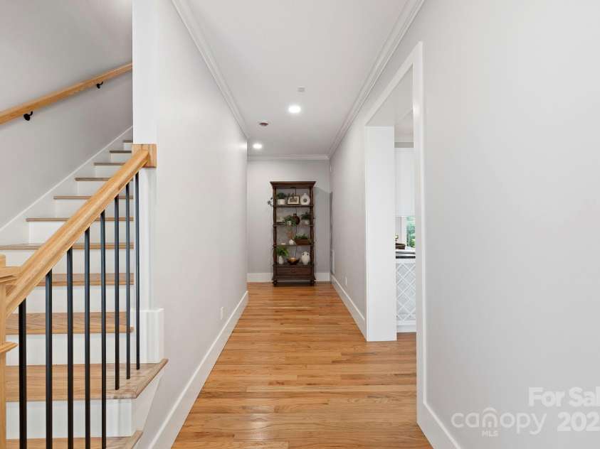 1018 Willow Ridge Drive, Hendersonville, NC 28739.  MLS# CAR4162432, YatesRealty ID 4038. 