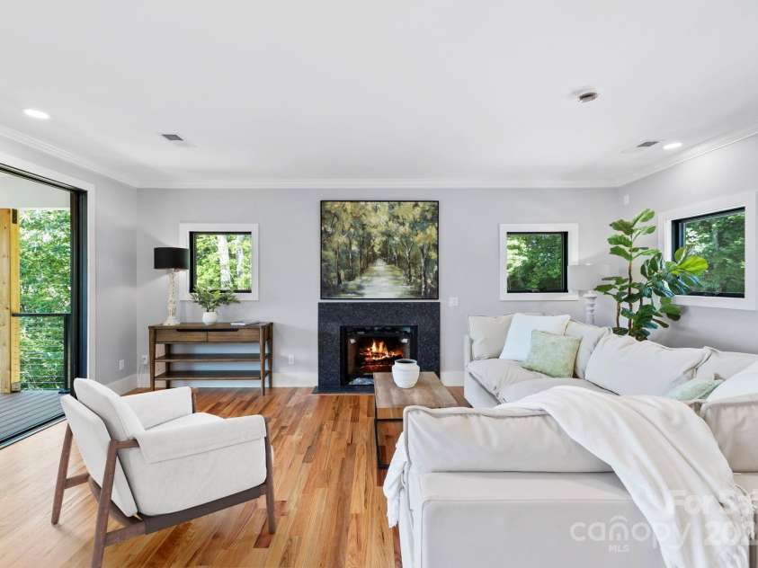 1018 Willow Ridge Drive, Hendersonville, NC 28739.  MLS# CAR4162432, YatesRealty ID 4038. 