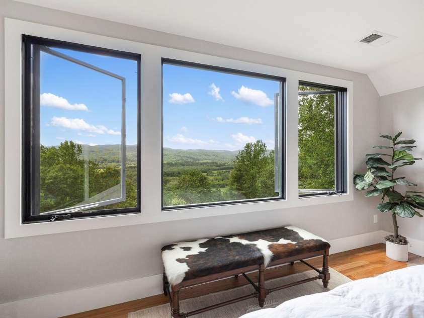 1018 Willow Ridge Drive, Hendersonville, NC 28739.  MLS# CAR4162432, YatesRealty ID 4038. 