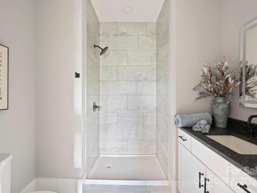 1018 Willow Ridge Drive, Hendersonville, NC 28739.  MLS# CAR4162432, YatesRealty ID 4038. 