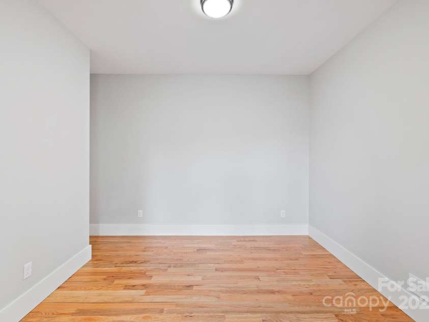 1018 Willow Ridge Drive, Hendersonville, NC 28739.  MLS# CAR4162432, YatesRealty ID 4038. 