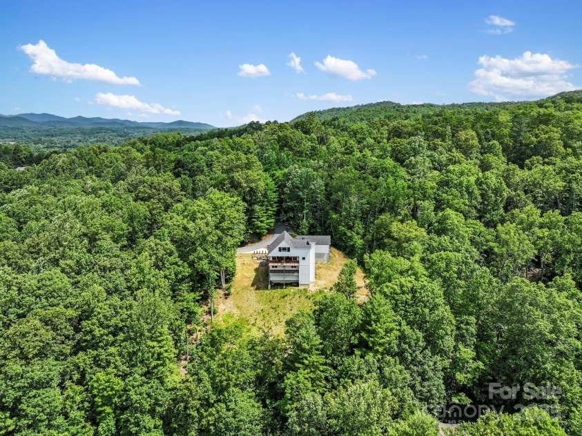 1018 Willow Ridge Drive, Hendersonville, NC 28739.  MLS# CAR4162432, YatesRealty ID 4038. 