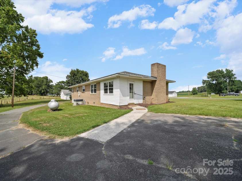 1497 White Store Road, Pageland, SC 29728.  MLS# CAR4279073, YatesRealty ID 4038. 