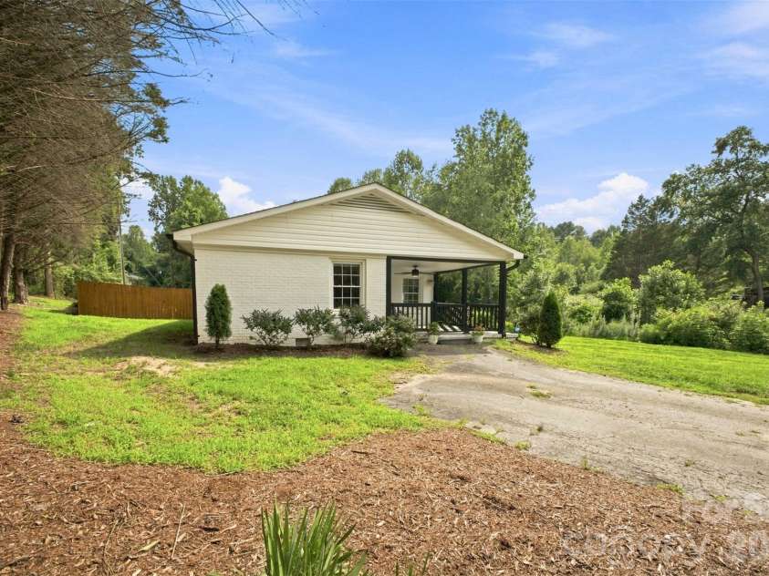4879 Joe Powell Road, Morganton, NC 28655.  MLS# CAR4408038, YatesRealty ID 40382. 