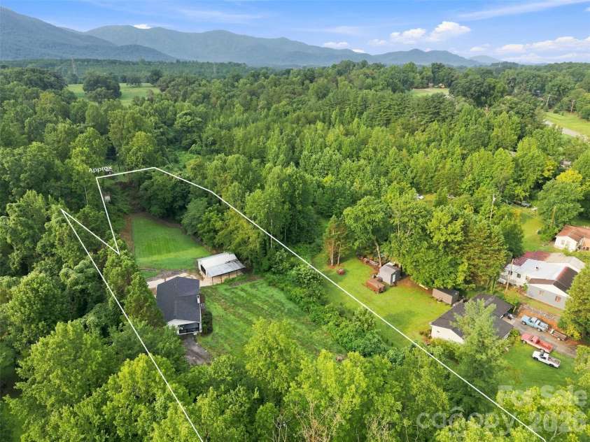 4879 Joe Powell Road, Morganton, NC 28655.  MLS# CAR4408038, YatesRealty ID 40382. 