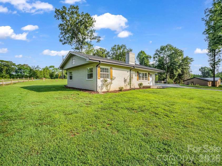 629 Thompson Road, Rutherfordton, NC 28139.  MLS# CAR4407061, YatesRealty ID 40383. 