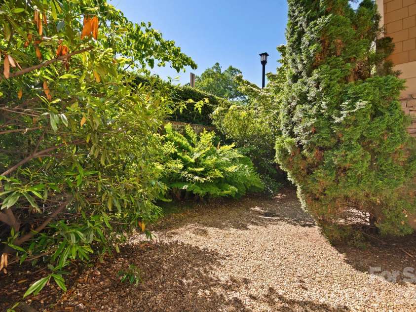 203 Bowling Park Road, Asheville, NC 28803.  MLS# CAR4392743, YatesRealty ID 40385. 