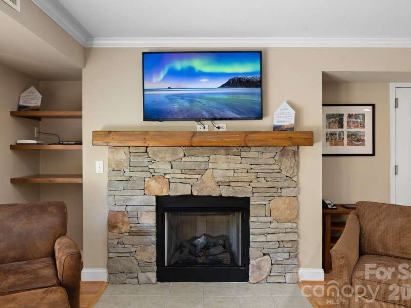 203 Bowling Park Road, Asheville, NC 28803.  MLS# CAR4392743, YatesRealty ID 40385. 