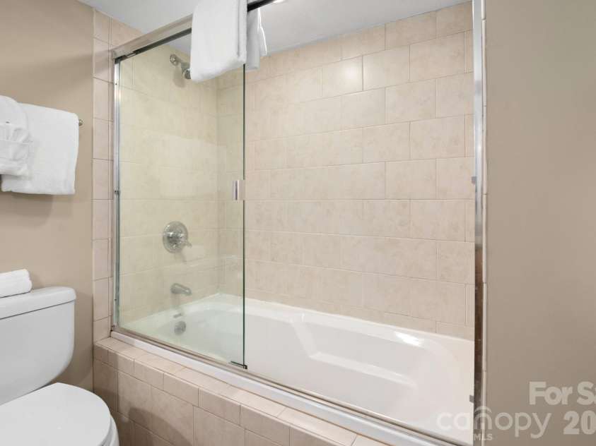 203 Bowling Park Road, Asheville, NC 28803.  MLS# CAR4392743, YatesRealty ID 40385. 