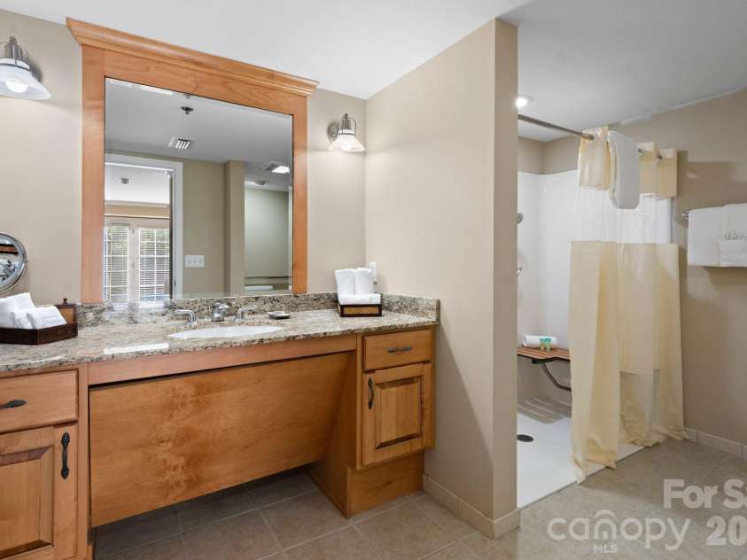 203 Bowling Park Road, Asheville, NC 28803.  MLS# CAR4392743, YatesRealty ID 40385. 