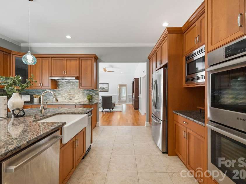 145 Baymount Drive, Statesville, NC 28625.  MLS# CAR4403501, YatesRealty ID 40387. 