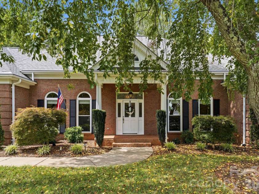 145 Baymount Drive, Statesville, NC 28625.  MLS# CAR4403501, YatesRealty ID 40387. 