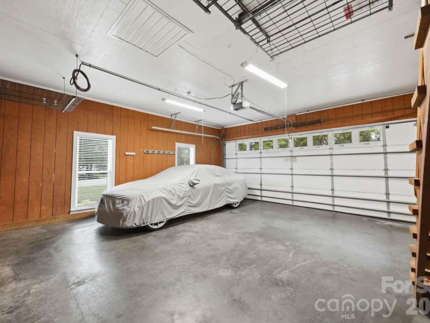 145 Baymount Drive, Statesville, NC 28625.  MLS# CAR4403501, YatesRealty ID 40387. 