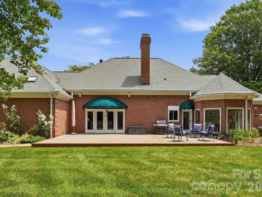 145 Baymount Drive, Statesville, NC 28625.  MLS# CAR4403501, YatesRealty ID 40387. 
